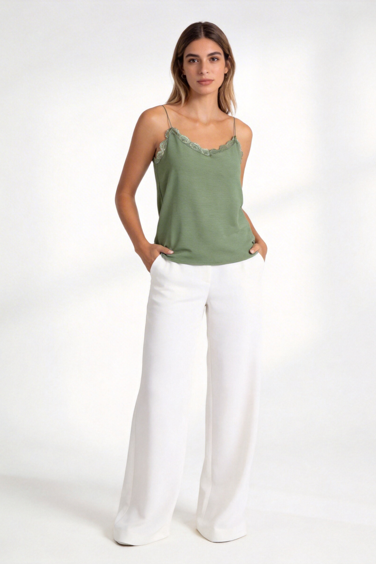 Top Cami de Alças com Pormenor de Renda