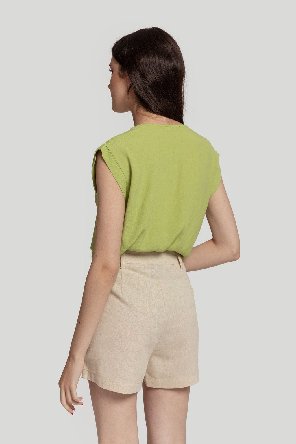Shorts Cintura Subida em Linho Natural